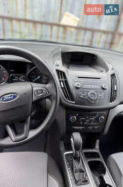 Внедорожник / Кроссовер Ford Escape 2018 в 