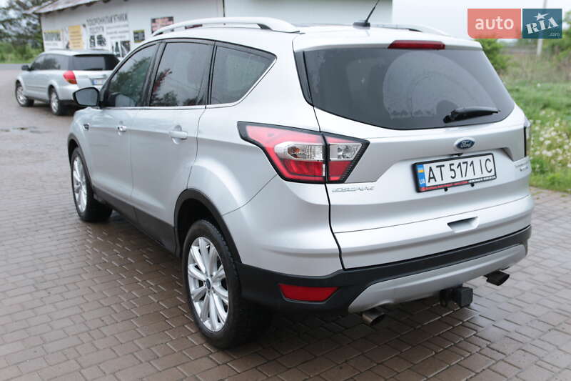 Внедорожник / Кроссовер Ford Escape 2017 в Ивано-Франковске