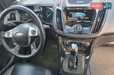 Позашляховик / Кросовер Ford Escape 2014 в 