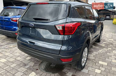 Позашляховик / Кросовер Ford Escape 2019 в 