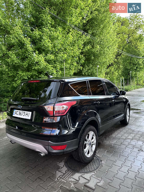 Внедорожник / Кроссовер Ford Escape 2016 в Луцке
