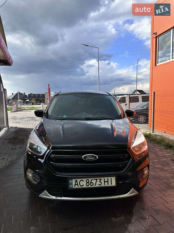 Внедорожник / Кроссовер Ford Escape 2016 в Луцке