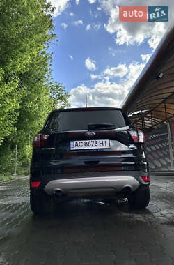 Внедорожник / Кроссовер Ford Escape 2016 в 