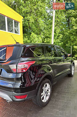 Внедорожник / Кроссовер Ford Escape 2016 в 