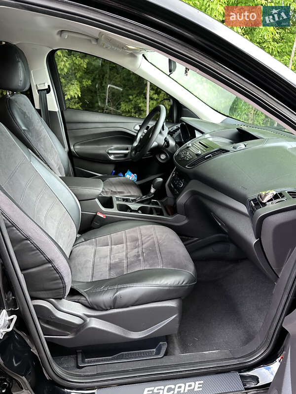Внедорожник / Кроссовер Ford Escape 2016 в Луцке
