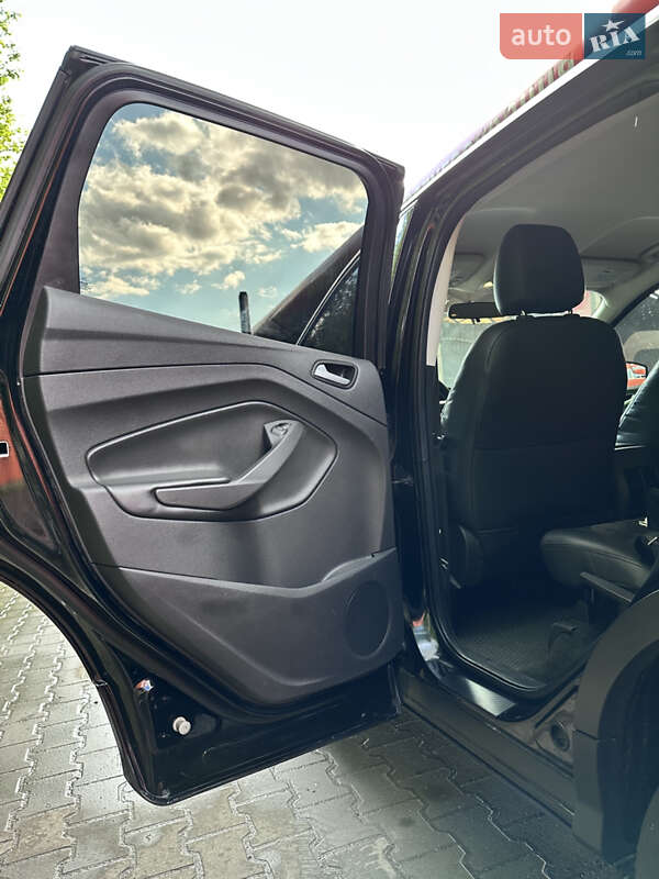 Внедорожник / Кроссовер Ford Escape 2016 в Луцке