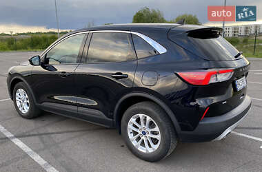 Позашляховик / Кросовер Ford Escape 2020 в 