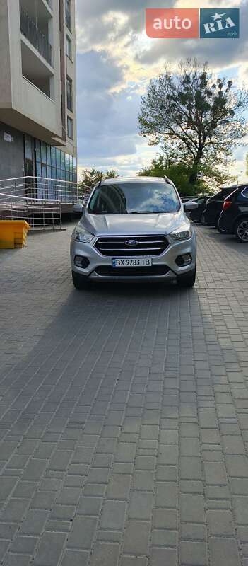 Внедорожник / Кроссовер Ford Escape 2017 в 