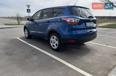 Позашляховик / Кросовер Ford Escape 2017 в 