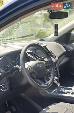 Внедорожник / Кроссовер Ford Escape 2018 в 