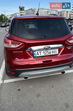 Внедорожник / Кроссовер Ford Escape 2015 в 