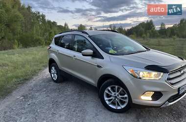 Внедорожник / Кроссовер Ford Escape 2017 в Шостке