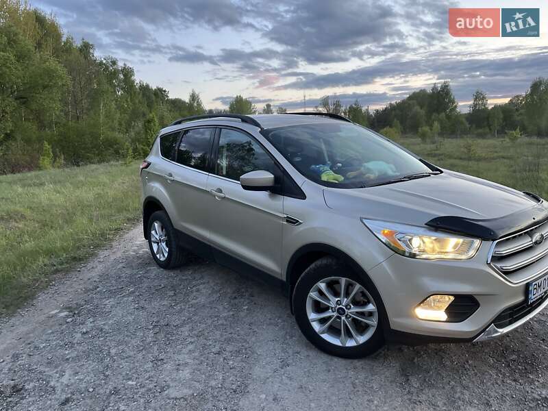 Внедорожник / Кроссовер Ford Escape 2017 в Шостке