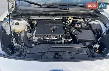 Позашляховик / Кросовер Ford Escape 2020 в 