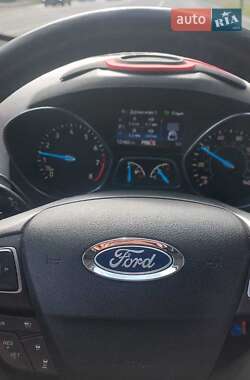 Внедорожник / Кроссовер Ford Escape 2016 в 
