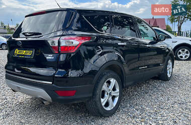 Внедорожник / Кроссовер Ford Escape 2016 в 