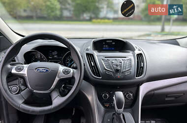 Внедорожник / Кроссовер Ford Escape 2016 в 