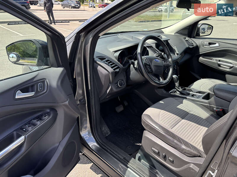 Внедорожник / Кроссовер Ford Escape 2016 в Киеве