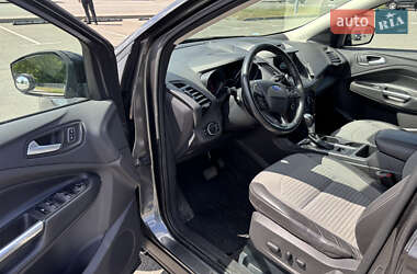 Позашляховик / Кросовер Ford Escape 2016 в 