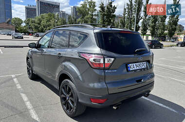 Позашляховик / Кросовер Ford Escape 2016 в 