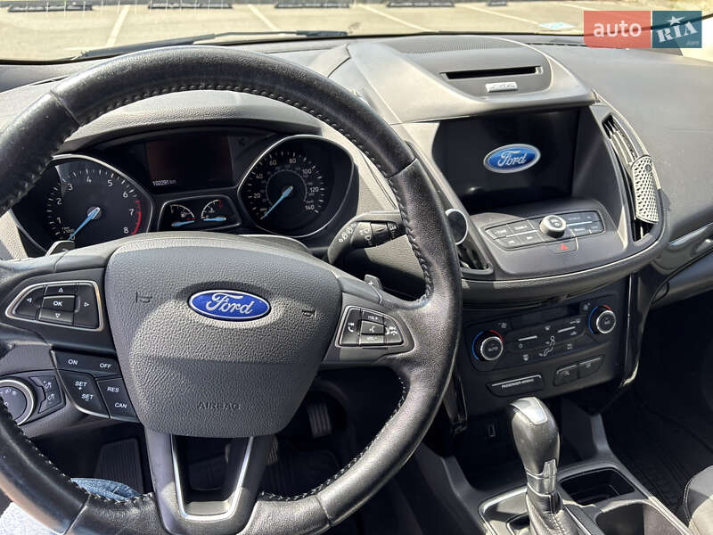 Внедорожник / Кроссовер Ford Escape 2016 в Киеве