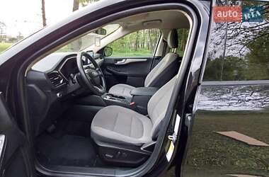 Внедорожник / Кроссовер Ford Escape 2020 в 