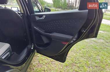 Внедорожник / Кроссовер Ford Escape 2020 в 