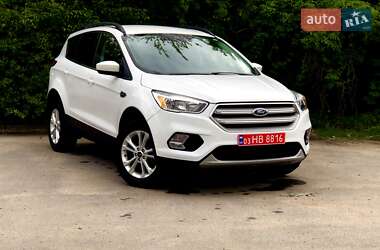 Позашляховик / Кросовер Ford Escape 2018 в 