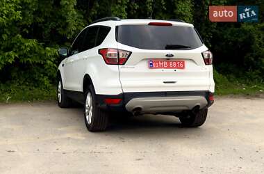 Позашляховик / Кросовер Ford Escape 2018 в 