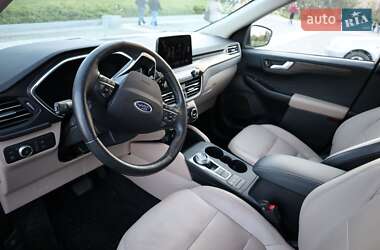 Внедорожник / Кроссовер Ford Escape 2020 в 