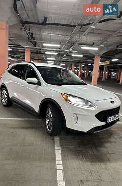 Позашляховик / Кросовер Ford Escape 2021 в 