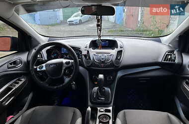 Позашляховик / Кросовер Ford Escape 2014 в 