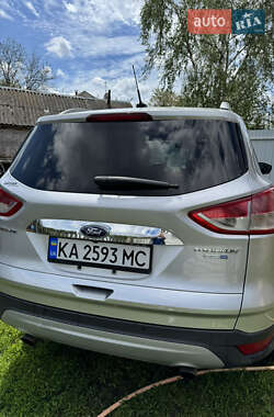 Внедорожник / Кроссовер Ford Escape 2015 в 