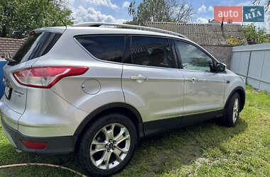 Внедорожник / Кроссовер Ford Escape 2015 в 