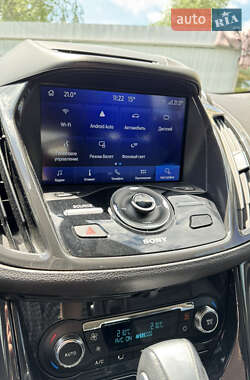 Внедорожник / Кроссовер Ford Escape 2015 в 