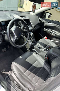 Внедорожник / Кроссовер Ford Escape 2015 в 