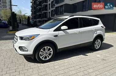 Внедорожник / Кроссовер Ford Escape 2018 в Ивано-Франковске