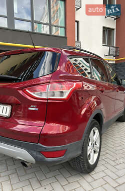 Внедорожник / Кроссовер Ford Escape 2015 в 