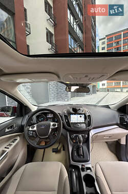 Внедорожник / Кроссовер Ford Escape 2015 в 