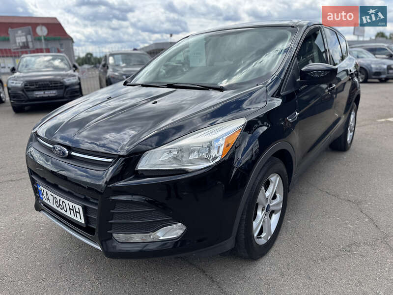 Позашляховик / Кросовер Ford Escape 2015 в 