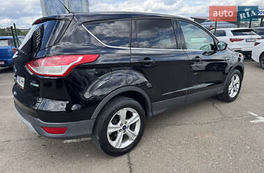 Позашляховик / Кросовер Ford Escape 2015 в 