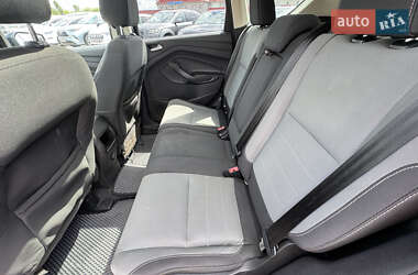 Позашляховик / Кросовер Ford Escape 2015 в 