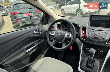 Позашляховик / Кросовер Ford Escape 2015 в 