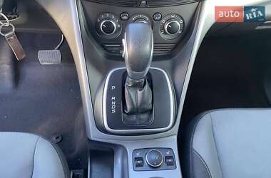 Позашляховик / Кросовер Ford Escape 2013 в 