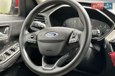 Позашляховик / Кросовер Ford Escape 2020 в 
