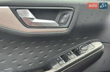 Позашляховик / Кросовер Ford Escape 2020 в 