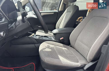 Позашляховик / Кросовер Ford Escape 2020 в 
