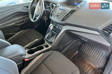 Внедорожник / Кроссовер Ford Escape 2016 в 