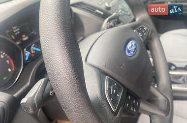 Внедорожник / Кроссовер Ford Escape 2019 в 