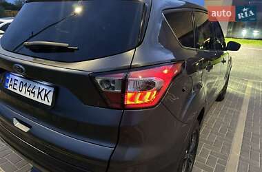 Внедорожник / Кроссовер Ford Escape 2017 в 